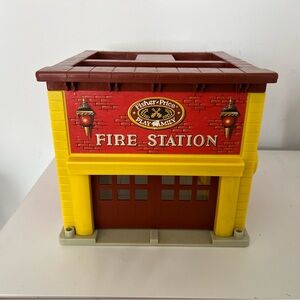 1979 Fisher-Price Play Family Fire Station